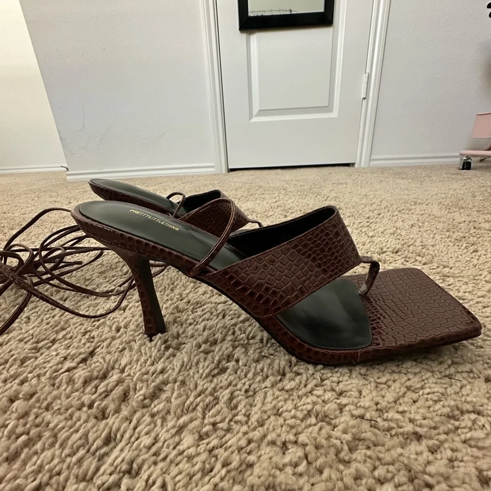 NEW PRETTY LITTLE THING Faux Croc heel sandal size 10 - Picture 5 of 6